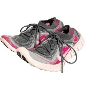 Nike Free RN Flyknit Women's Size 8 Running Shoes Gray Pink Low Top Sneakers